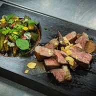 เที่ยงตรง By House Number 1712