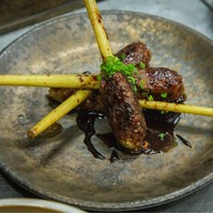 เที่ยงตรง By House Number 1712