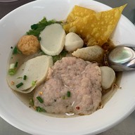 เจ๊อ้วนเย็นตาโฟ เจ๊อ้วนเย็นตาโฟ