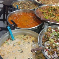 ข้าวราดแกงเจี๊ยบสุพรรณ จตุจักร