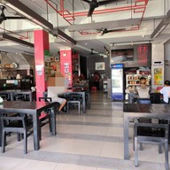 บรรยากาศ หมี่ต้นโพธิ์ สาขา 3