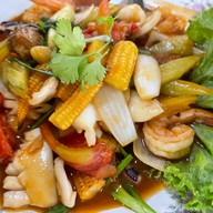 เมนูของร้าน ครัวไพลิน สามกอง