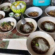 ก๋วยเตี๋ยวเรืออยุธยา (ลุงเสริม) เมืองทอง 1