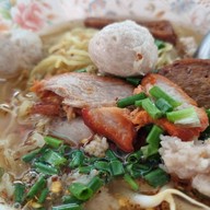 เมนูของร้าน ก๋วยเตี๋ยวติดแอร์ เจ๊จวน