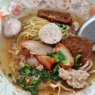 เมนูของร้าน ก๋วยเตี๋ยวติดแอร์ เจ๊จวน