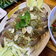 ร้านลาบส้มตำน้องแม็ก