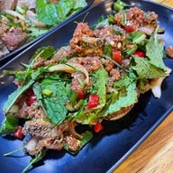 ร้านลาบส้มตำน้องแม็ก