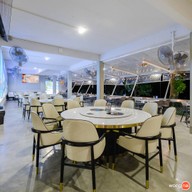 บรรยากาศ เอ็มบี ออลล์ ซีฟู้ด ภูเก็ต