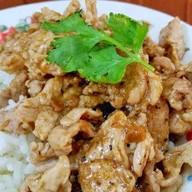 ราชา ก๋วยเตี๋ยวไก่มะระ ชายกลาง สวนตะไคร้ เยื้องครัวรสแซ่บ