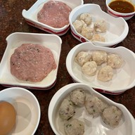 นิวแคนตันสุกี้ยากี้ บะหมี่