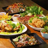 มินิเมายำ  (MINI MAO YUM Cafe)
