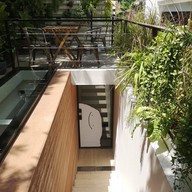 Cosmos Cafe สุขุมวิท 23