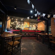 9 Pints The Gastro House