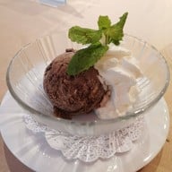 เมนูของร้าน Chesa Swiss Restaurant