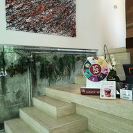 Cosmos Cafe สุขุมวิท 23