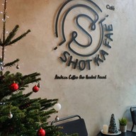 บรรยากาศ BUZZ BEER เมืองทองธานี ถนน บอนด์สตรีท