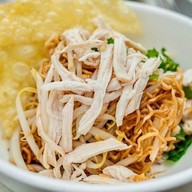 ก๋วยเตี๋ยวต้มยำไก่ฉีก โกลด์สน พัฒนาการ
