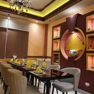 Beirut Lebanese Restaurant พร้อมพงษ์