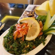 Beirut Lebanese Restaurant พร้อมพงษ์