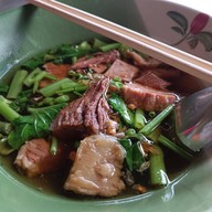 เมนูของร้าน ก๋วยเตี๋ยวป้าหอม แม่ฮ่องสอน