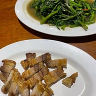 ร้านน้อยข้าวต้ม