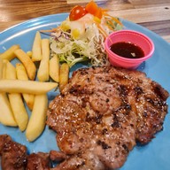 เมนูของร้าน สเต็กลุงหยิก ปากน้ำ