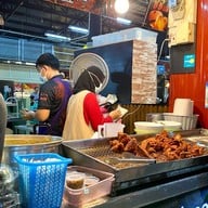 ไก่ทอดวานีต้า โต้รุ่งฉื่อฉาง(เจ้าเก่าหน้าเซเว่น)