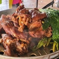 ข้าวมันไก่หลังศาล