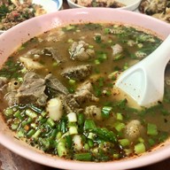เมนูของร้าน ร้านลาบป้าตุ๊ อาหารอีสาน(วัดประยูร) หลังวัดประยูรฯ