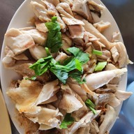 ข้าวมันไก่หลังศาล