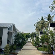 ยาม โฮสเทล ไทรโยคใหญ่