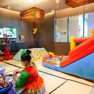 The Square โรงแรมโนโวเทลกรุงเทพแพลตตินั่ม