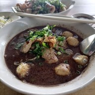เมนูของร้าน ก๋วยเตี๋ยวเรือสี่พระยา พัทลุง