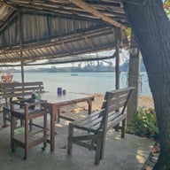 ป้าเขียวอาหารตามสั่งสุดหาดแหลมฉบัง