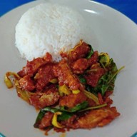 นพเก้าผัดกะเพราราดข้าวหอม