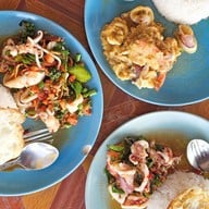 ป้าเขียวอาหารตามสั่งสุดหาดแหลมฉบัง