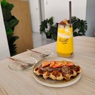 Blanc Café & Eatery