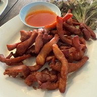 ร้านอาหารริมแก่ง