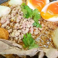 ชาไทย หมูกรอบ วัดหนัง