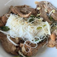 เมนูของร้าน ก๋วยเตี๋ยวไก่ตุ๋นสูตรแม่กิม(เจ๊ณี)
