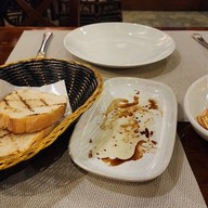 ถ่านไฟเก่ากริลล์รูม