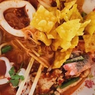 เพชรเลิศ เย็นตาโฟหมึกยัดไส้ สาขาบ้านสวนซอย9