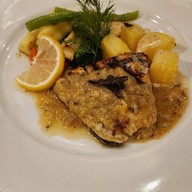 ถ่านไฟเก่ากริลล์รูม