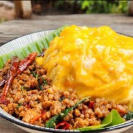 ร้านกะเพราไข่ข้น_ลูกเทวดา พหลโยธิน