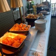 The Cafe โรงแรมมณเฑียร ริเวอร์ไซด์