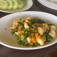 ครัวในวัง ริมทะเลกระซ้าขาว สมุทรสาคร