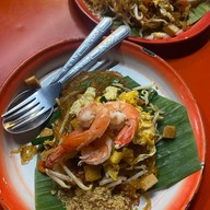 ไผ่ Betong ผัดไทยใบตอง&หอยทอด (นางงาม)