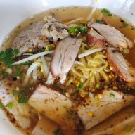 เมนูของร้าน ก๋วยเตี๋ยวต้มยำหมูย่าง สวนกล้วย