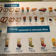 เมนู Auntie Anne's วี-สแควร์