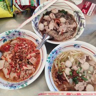 เมนูของร้าน กุ๊ก ก๋วยเตี๋ยวอร่อยดี